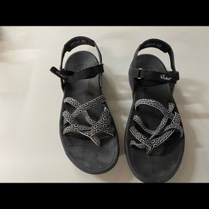 Viakix womens  sandal size 9